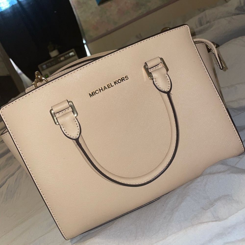 Selma Medium Saffiano Crossbody